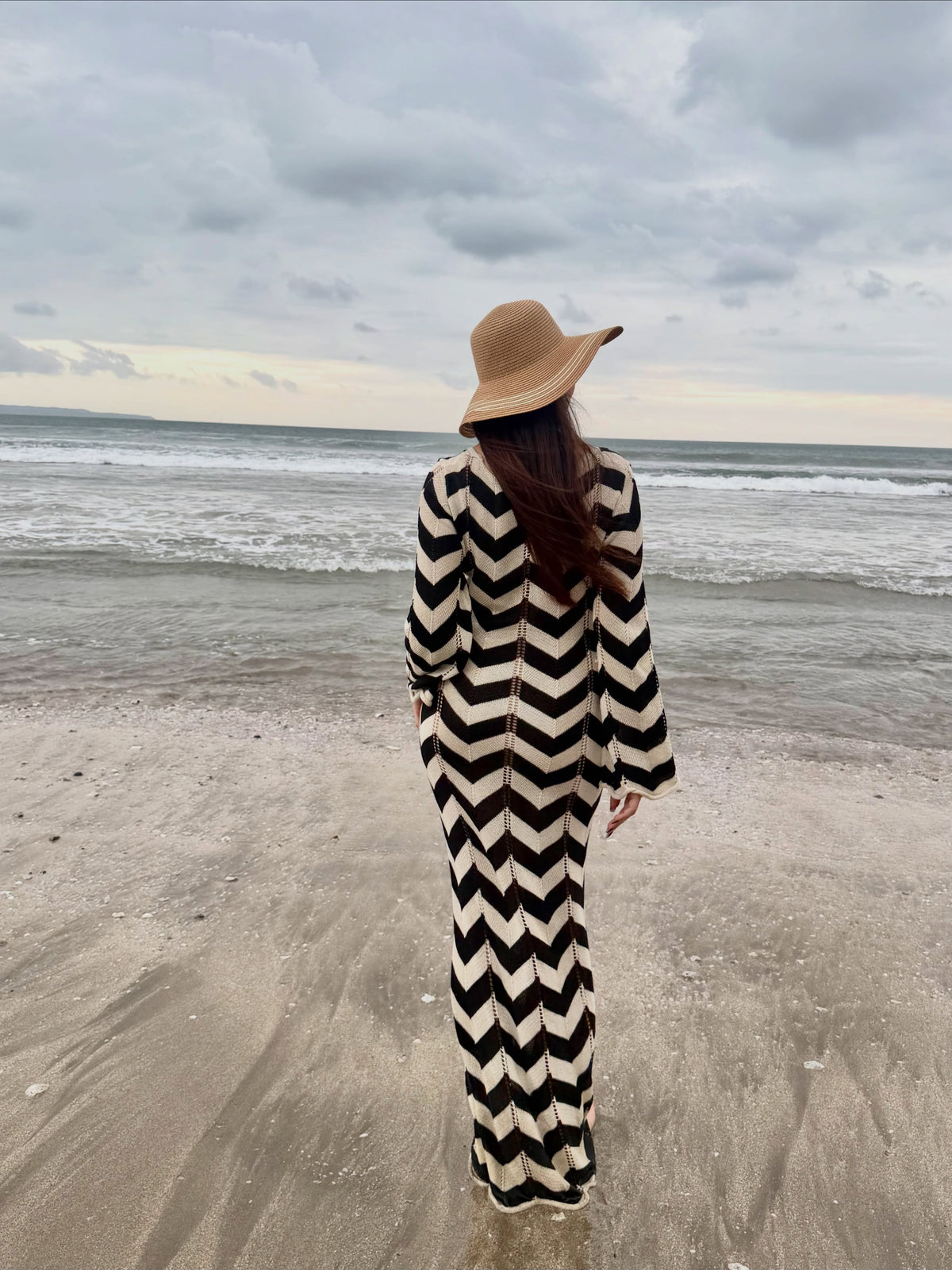 Zigzag Crochet Maxi Dress | فستان كروشيه ماكسي - صورة 3 | Elite EG