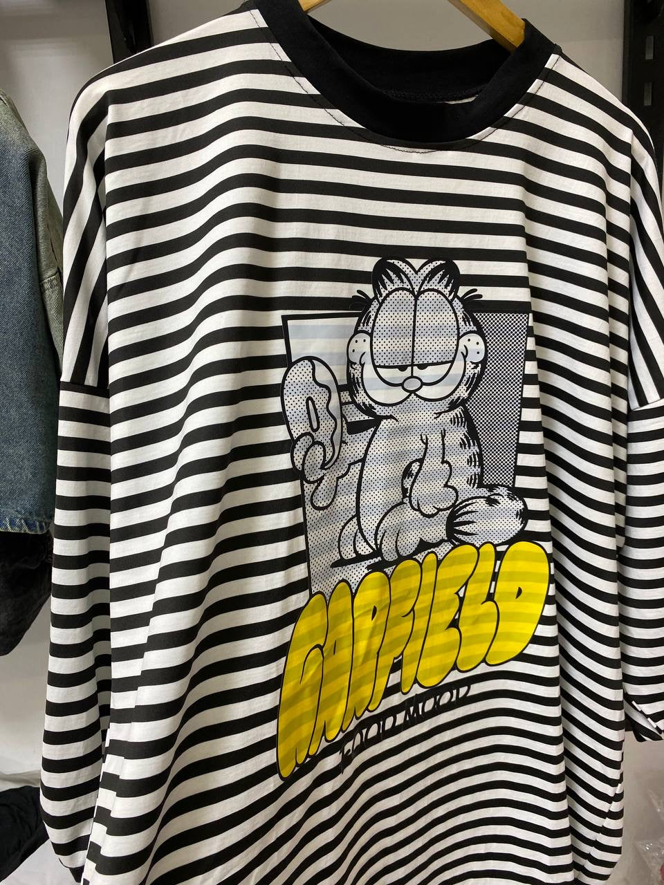 Lazy Mood Stripe Tee | تيشيرت مقلم أبيض وأسود - صورة 6 | Elite EG
