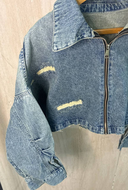 Slash Cropped Denim Jacket | جاكت جينز قصير - صورة 3 | Elite EG